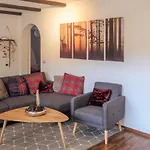 2 Bedroom Cozy In דירה
