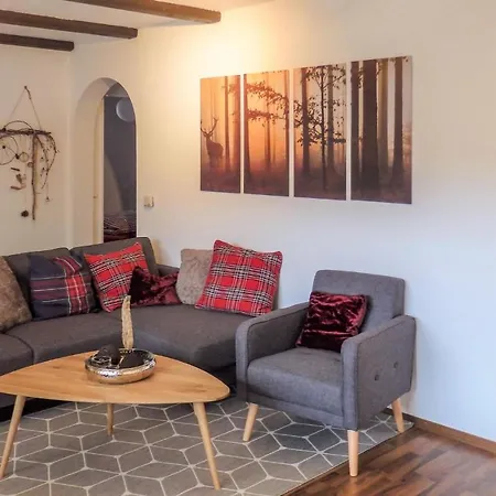 2 Bedroom Cozy In Apartment